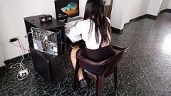 play Klaarkomen over het perfecte lichaam van een 18-jarige Latina in uniform
