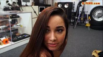 play Amateur girl trades her pussy with money to buy new books