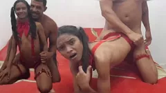চালান ক্ষুদ্র এশিয়ান কিশোর জেসমিন সান্তানা লিও ওগ্রো দ্বারা হার্ডকোর ফাকিং পায়